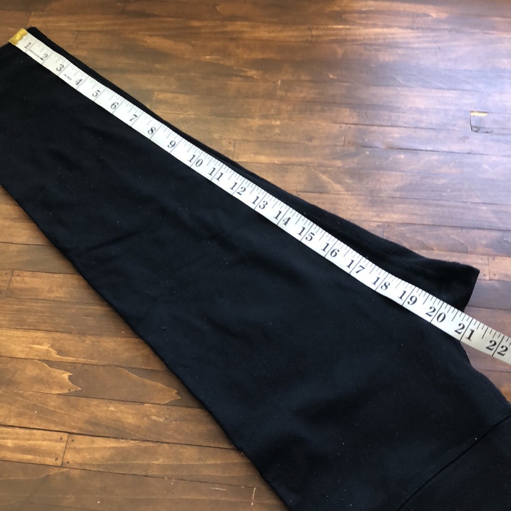 LULULEMON Black Crop Yoga Athletic Athleisure Legging Size 4 reversible - Picture 7 of 9